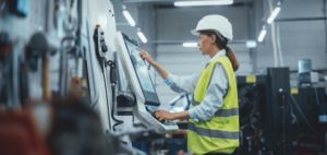 Read more about the article China’s Manufacturing Returns to Growth, Boosting Economic Optimism