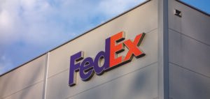 Read more about the article FedEx Launches Massive AI Training Program to Upskill 440,000 Employees Worldwide